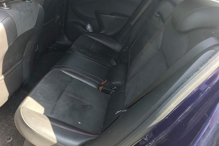 Used Buick Verano 2018 Hatchback GS 20T Dual-Clutch Leading Model Left Rear Seat