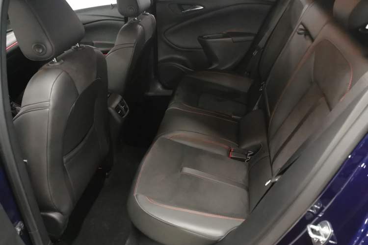 Used Buick Verano 2018 Hatchback GS 20T Dual-Clutch Luxury Model Left Rear Seat