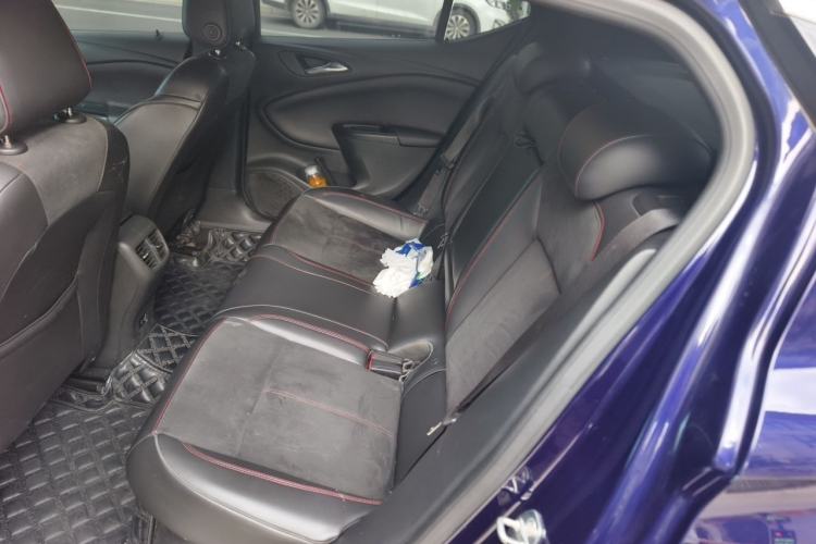 Used Buick Verano 2018 Hatchback GS 20T Dual-Clutch Leading Model Left Rear Seat