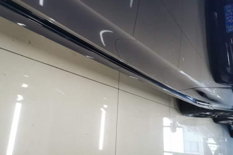 Used Buick Verano 2018 Hatchback GS 20T Dual-Clutch Luxury Model Left Side Sill