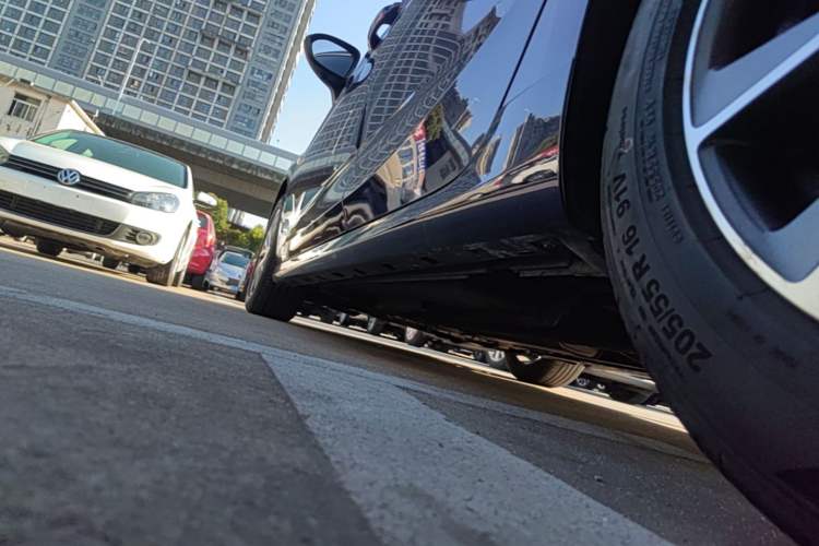 Used Buick Verano 2018 Hatchback GS 20T Dual-Clutch Progressive Model Left Side Sill