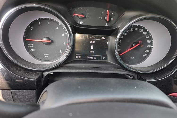 Used Buick Verano 2018 Hatchback GS 20T Dual-Clutch Leading Model Odometer Close Up
