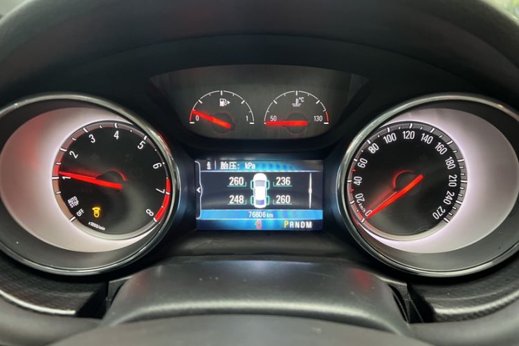 Used Buick Verano 2018 Hatchback GS 20T Dual-Clutch Luxury Model Odometer Close Up