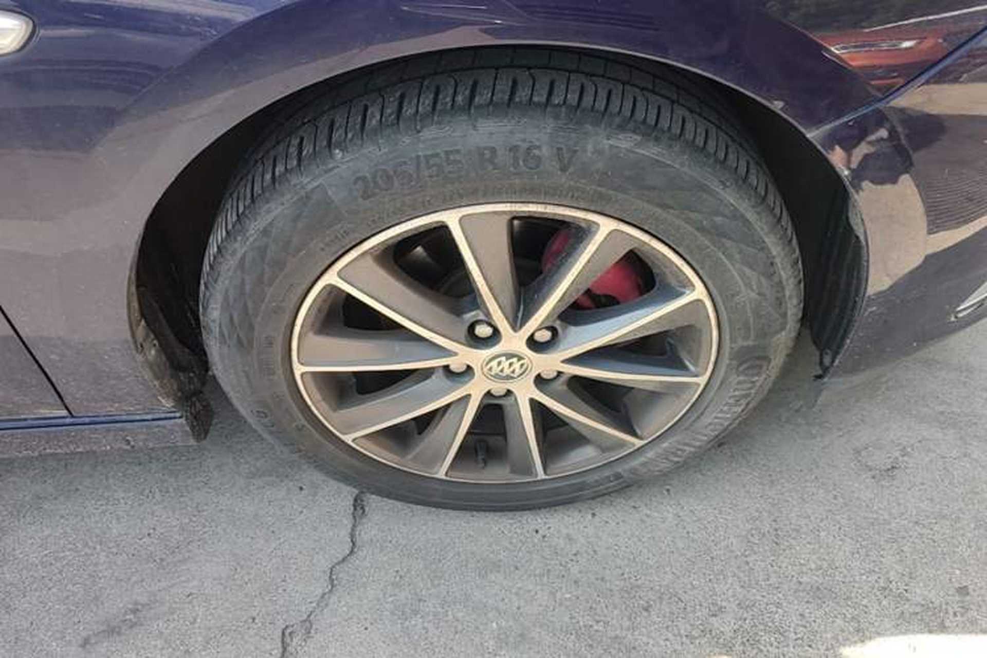 Used Buick Verano 2018 Hatchback GS 20T Dual-Clutch Leading Model Right Front Wheel Hub
