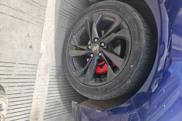 Used Buick Verano 2018 Hatchback GS 20T Dual-Clutch Luxury Model Right Front Wheel Hub