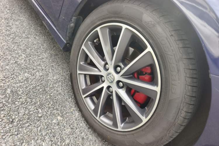 Used Buick Verano 2018 Hatchback GS 20T Dual-Clutch Leading Model Right Front Wheel Hub