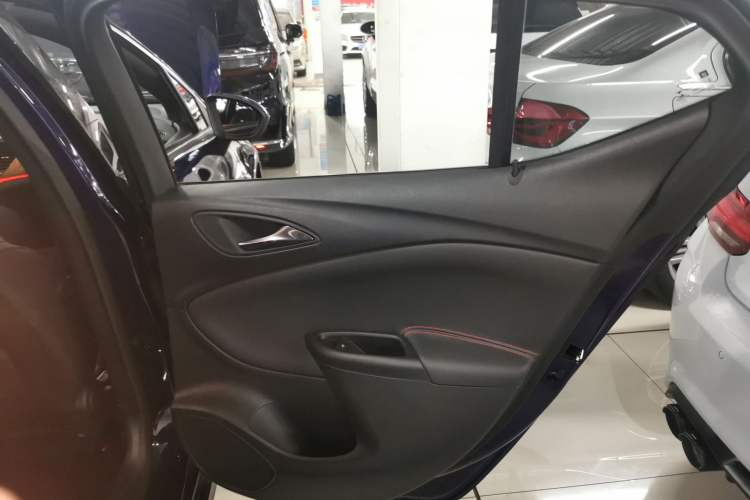 Used Buick Verano 2018 Hatchback GS 20T Dual-Clutch Luxury Model Right Rear Door Interior