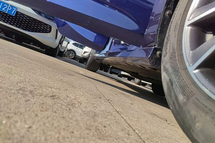 Used Buick Verano 2018 Hatchback GS 20T Dual-Clutch Progressive Model Right Side Sill