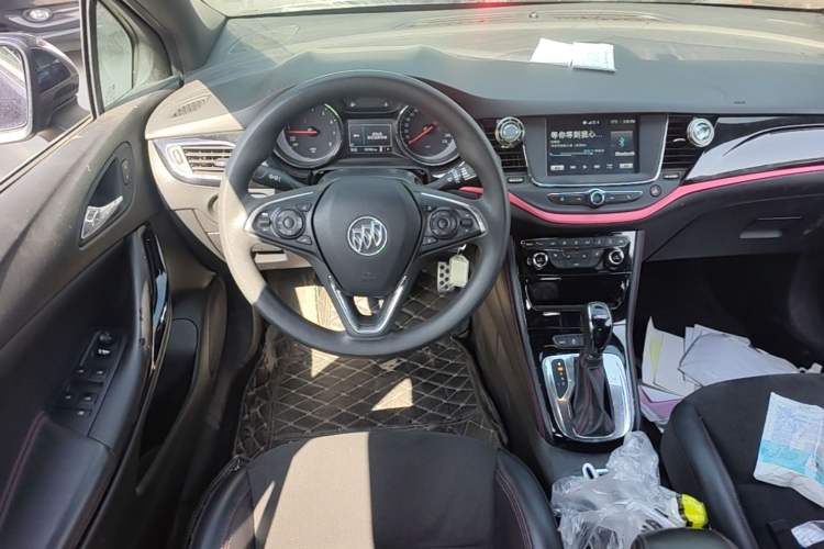 Used Buick Verano 2018 Hatchback GS 20T Dual-Clutch Leading Model Steering Wheel