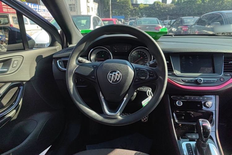 Used Buick Verano 2018 Hatchback GS 20T Dual-Clutch Progressive Model Steering Wheel