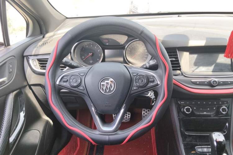 Used Buick Verano 2018 Hatchback GS 20T Dual-Clutch Leading Model Steering Wheel