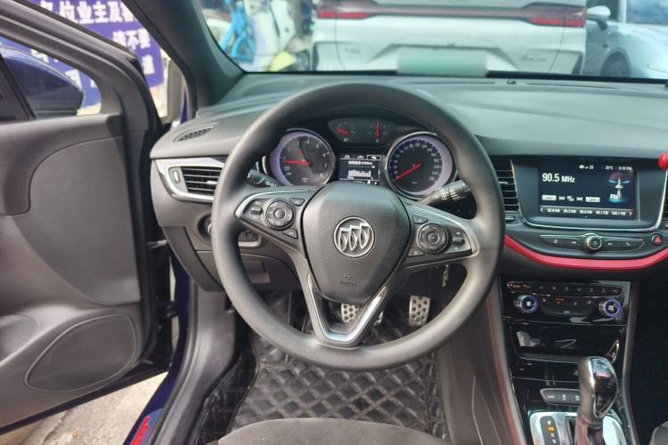 Used Buick Verano 2018 Hatchback GS 20T Dual-Clutch Leading Model Steering Wheel