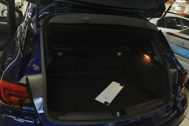 Used Buick Verano 2018 Hatchback GS 20T Dual-Clutch Luxury Model Trunk
