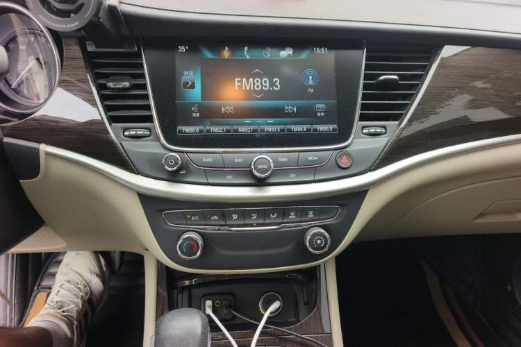 Used Buick Verano 2018 Sedan 15S Automatic Leading Model Audio And AC Panel