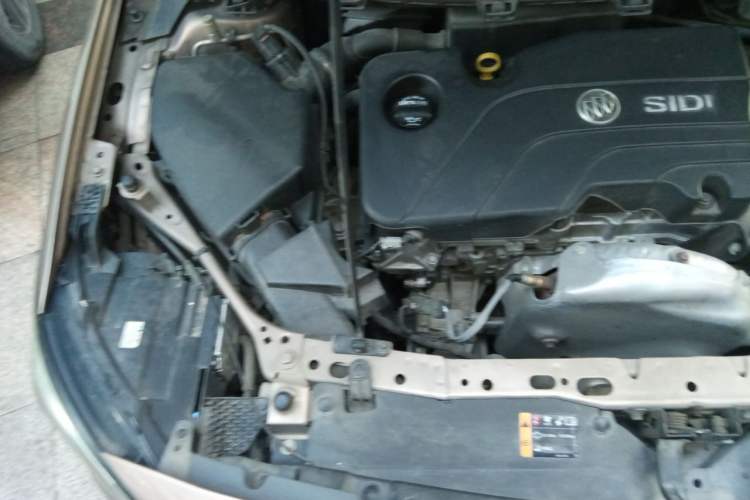 Used Buick Verano 2018 Sedan 15S Automatic Leading Model Engine Bay Right