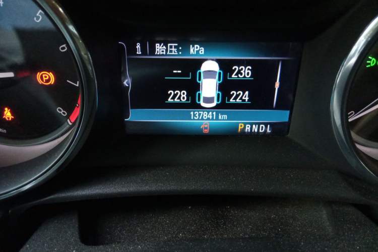 Used Buick Verano 2018 Sedan 15S Automatic Leading Model Odometer Close Up
