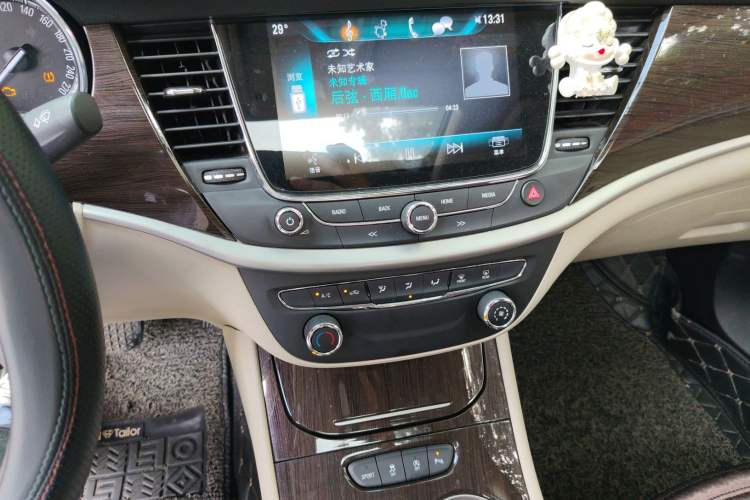 Used Buick Verano 2018 Sedan 15S Automatic Leading Model Audio And AC Panel