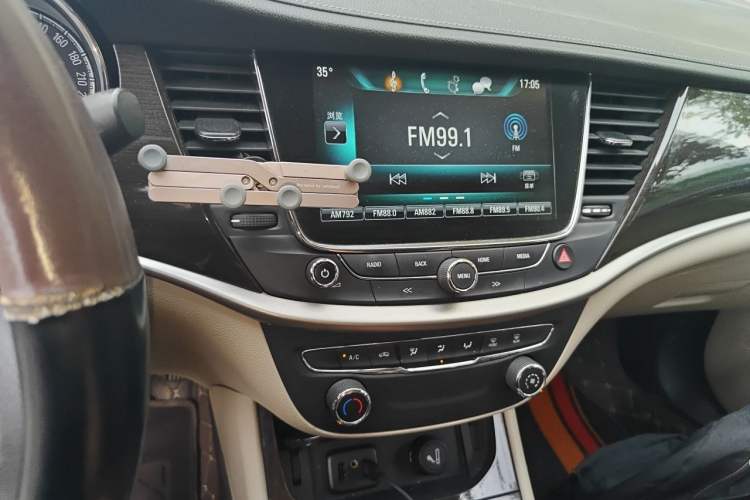 Used Buick Verano 2018 Sedan 15S Automatic Leading Model Audio And AC Panel