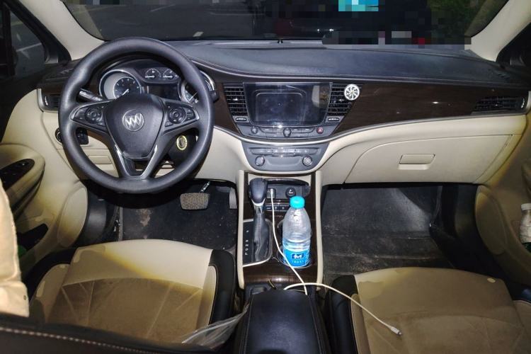 Used Buick Verano 2018 Sedan 15S Automatic Leading Model Center Console