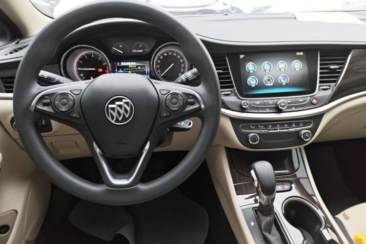 Used Buick Verano 2018 Sedan 15S Automatic Leading Model Center Console