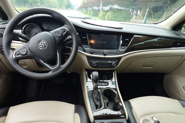 Used Buick Verano 2018 Sedan 15S Automatic Leading Model Center Console