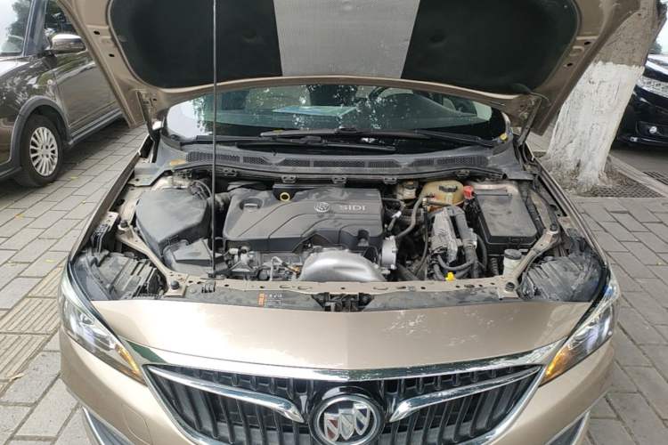 Used Buick Verano 2018 Sedan 15S Automatic Leading Model Engine Bay