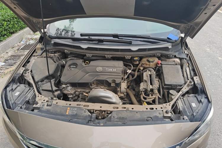 Used Buick Verano 2018 Sedan 15S Automatic Leading Model Engine Bay