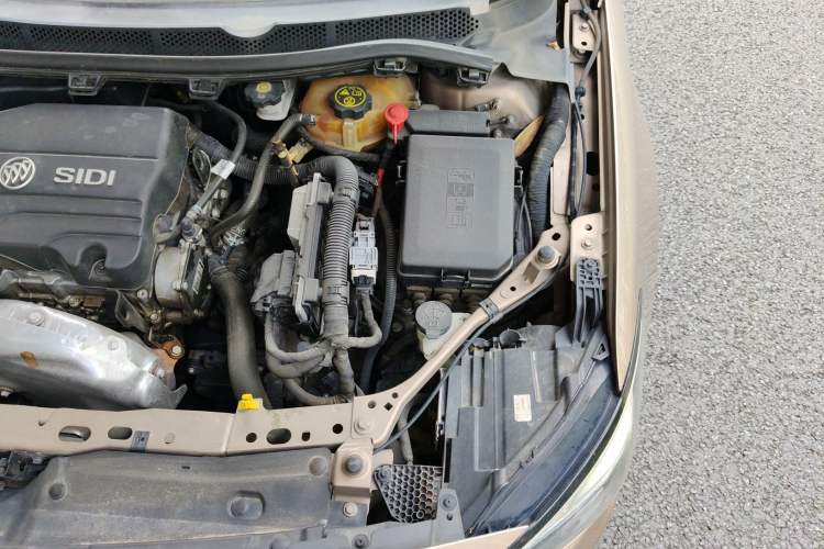 Used Buick Verano 2018 Sedan 15S Automatic Leading Model Engine Bay Left