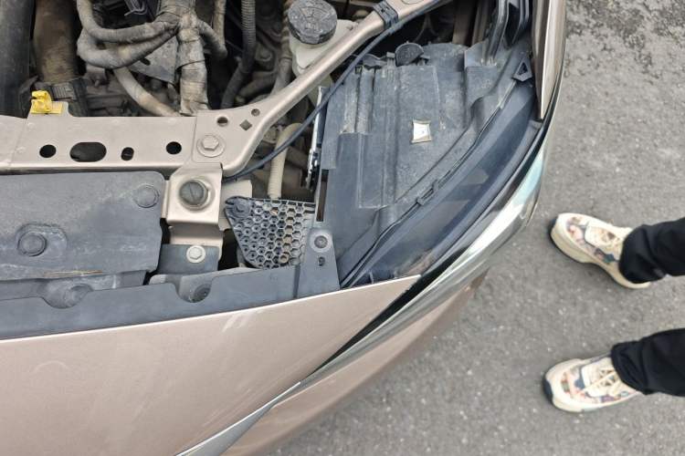 Used Buick Verano 2018 Sedan 20T Dual-Clutch Leading Model Engine Bay Left