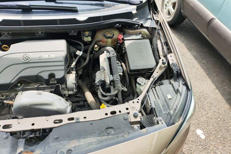 Used Buick Verano 2018 Sedan 15S Automatic Leading Model Engine Bay Left