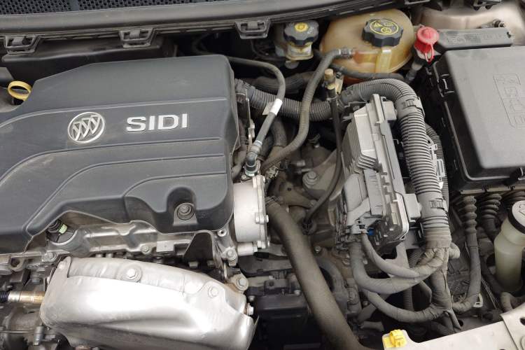 Used Buick Verano 2018 Sedan 15S Automatic Leading Model Engine Bay Left