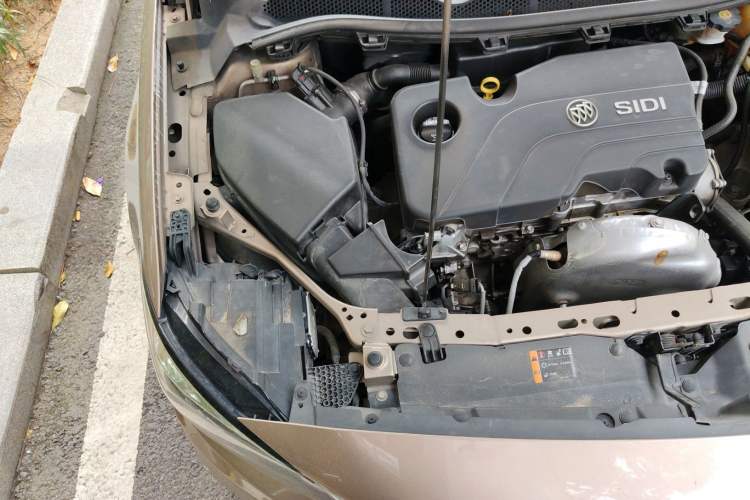 Used Buick Verano 2018 Sedan 15S Automatic Leading Model Engine Bay Right