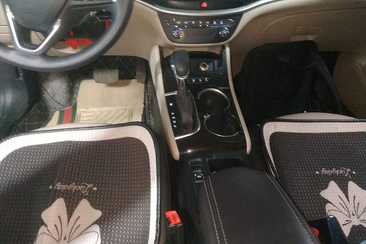 Used Buick Verano 2018 Sedan 15S Automatic Leading Model Gear Lever