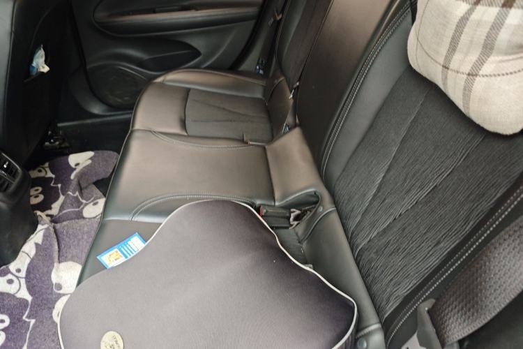 Used Buick Verano 2018 Sedan 20T Dual-Clutch Leading Model Left Rear Seat