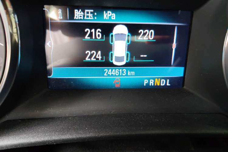 Used Buick Verano 2018 Sedan 15S Automatic Leading Model Odometer Close Up