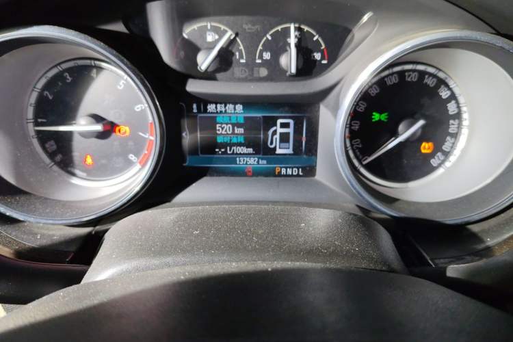 Used Buick Verano 2018 Sedan 15S Automatic Leading Model Odometer Close Up