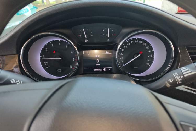 Used Buick Verano 2018 Sedan 15S Automatic Entry Model Odometer Close Up