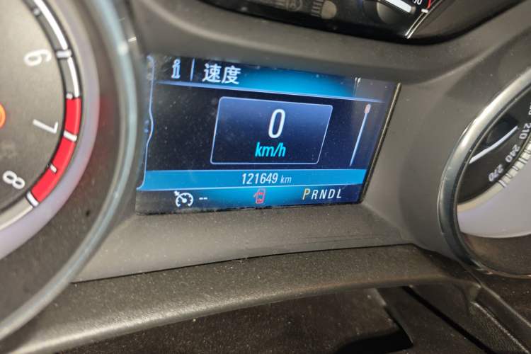 Used Buick Verano 2018 Sedan 15S Automatic Leading Model Odometer Close Up