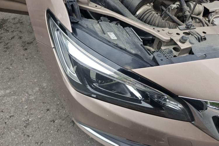 Used Buick Verano 2018 Sedan 20T Dual-Clutch Leading Model Right Front Headlight
