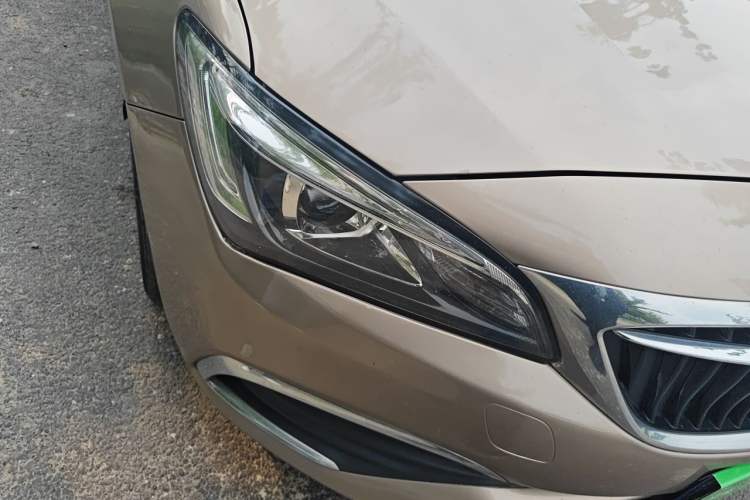Used Buick Verano 2018 Sedan 15S Automatic Leading Model Right Front Headlight