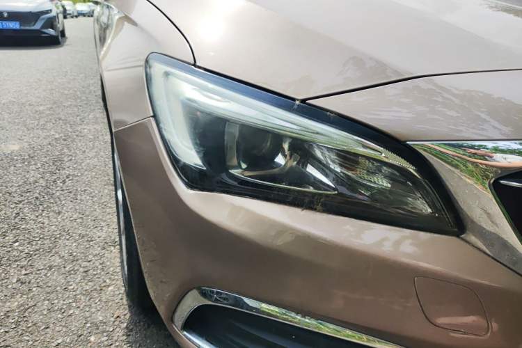 Used Buick Verano 2018 Sedan 15S Automatic Leading Model Right Front Headlight