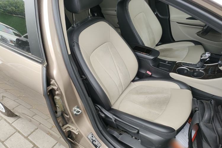 Used Buick Verano 2018 Sedan 15S Automatic Leading Model Right Front Seat