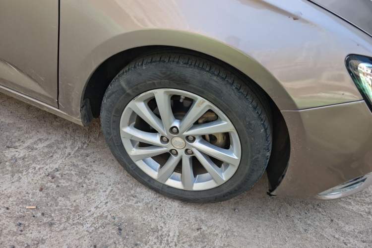Used Buick Verano 2018 Sedan 15S Automatic Entry Model Right Front Wheel Hub