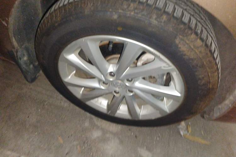 Used Buick Verano 2018 Sedan 15S Automatic Leading Model Right Front Wheel Hub