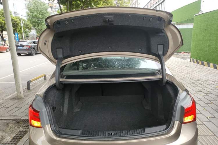 Used Buick Verano 2018 Sedan 15S Automatic Leading Model Trunk