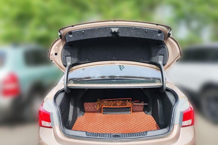 Used Buick Verano 2018 Sedan 15S Automatic Leading Model Trunk