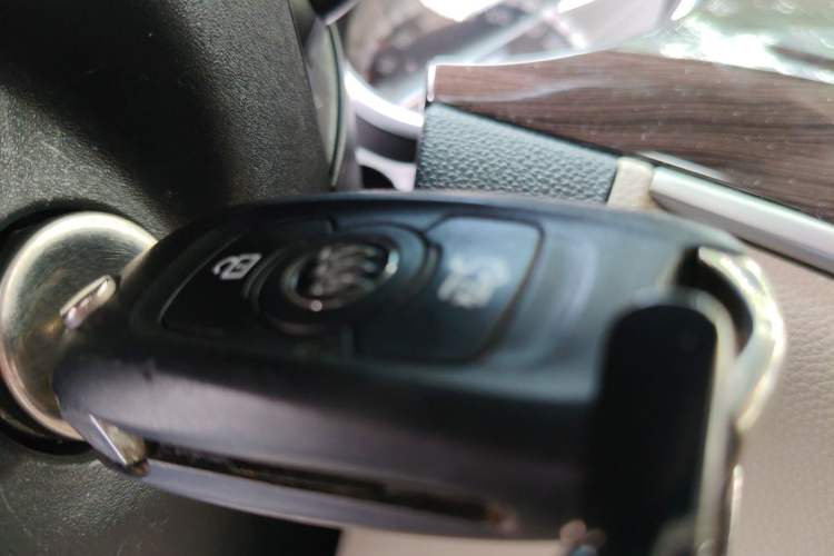 Used Buick Verano 2018 Sedan 15S Automatic Leading Model Vehicle Key