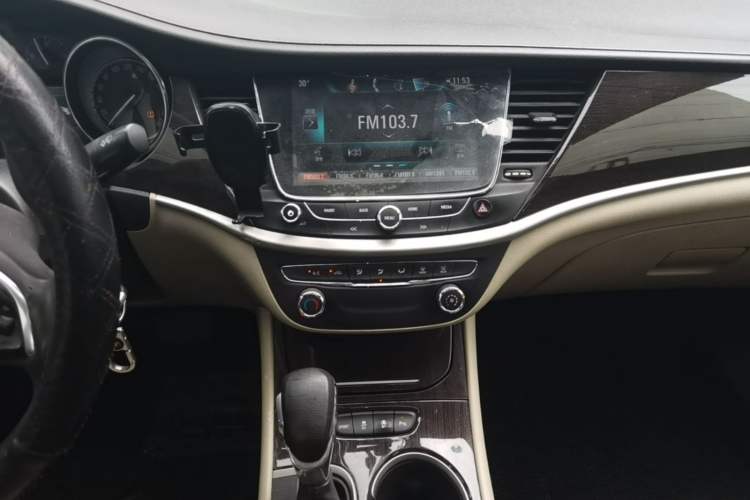 Used Buick Verano 2018 Sedan 15S Automatic Leading Model Audio And AC Panel