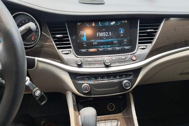 Used Buick Verano 2018 Sedan 15S Automatic Leading Model Audio And AC Panel