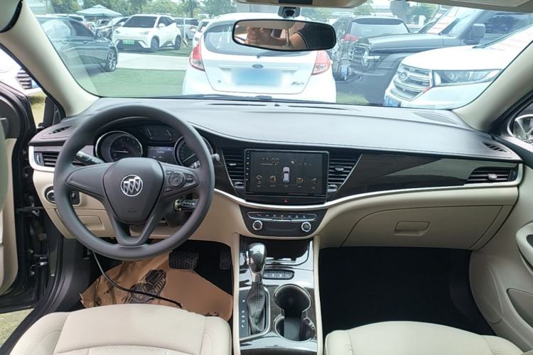 Used Buick Verano 2018 Sedan 15S Automatic Entry Model Center Console